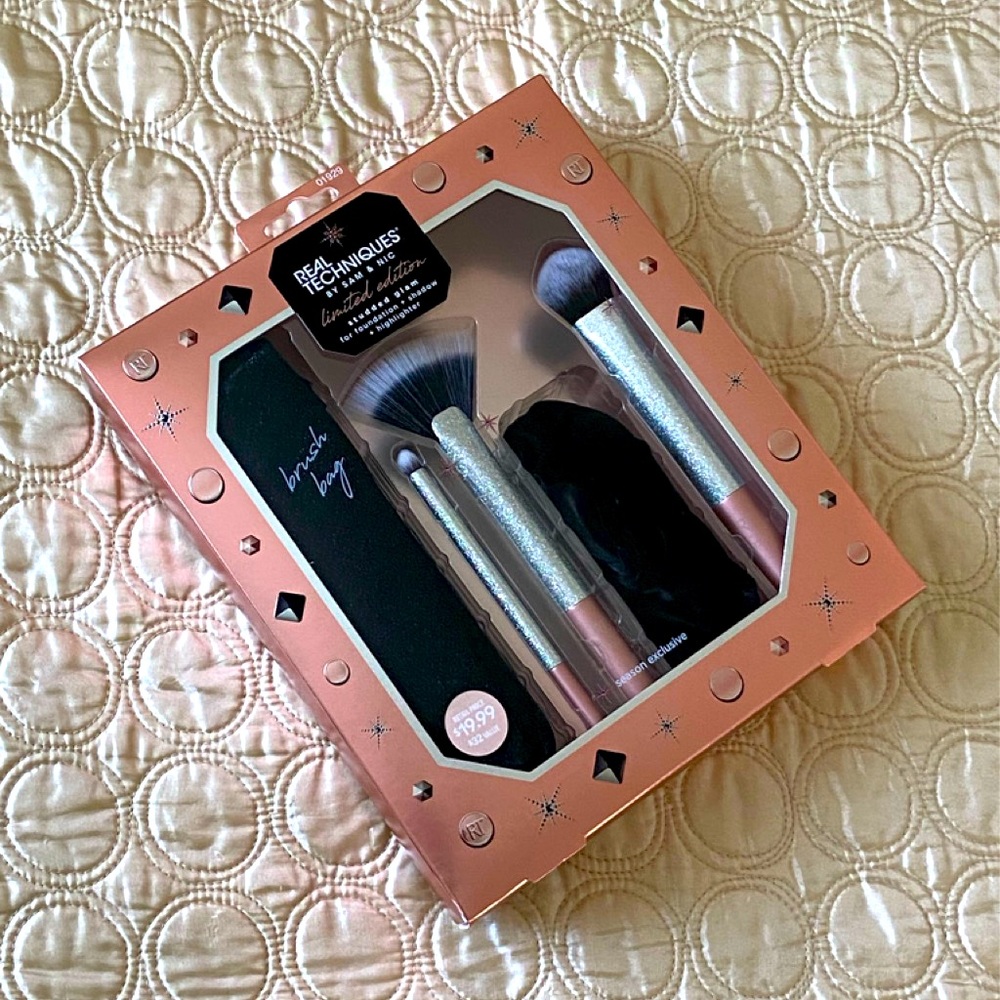 NWT Real Techniques Limited Edition Glam Kit
